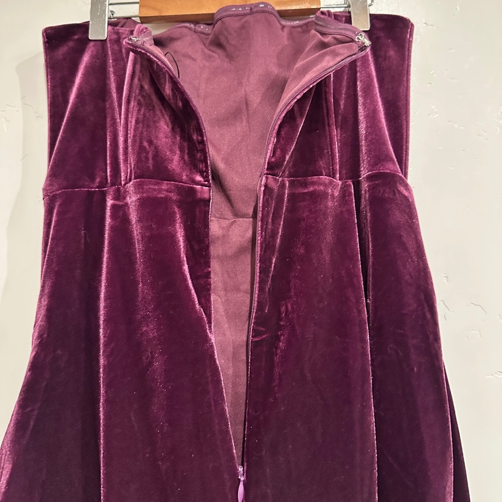 NWT Lulus Dark Purple Velvet Strapless Tulip Dress Size Large - Picture 10 of 15